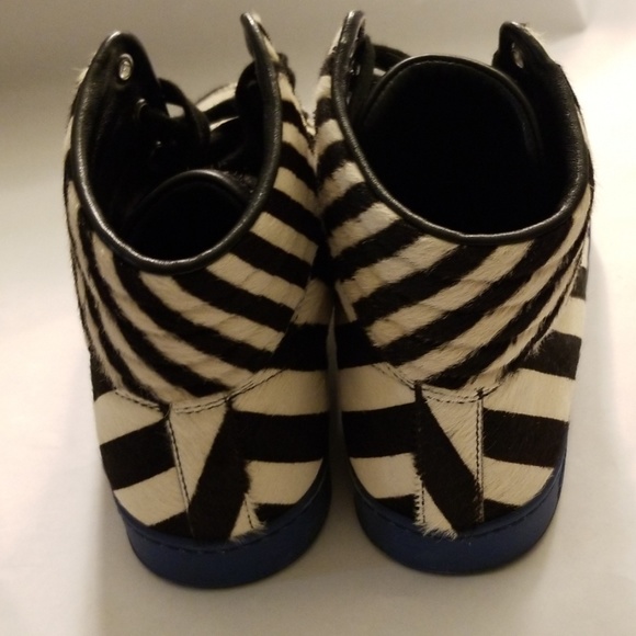 SOLD! GUCCI MENS ZEBRA CALF HAIR HIGH TOP SNEAKERS - Picture 3 of 8